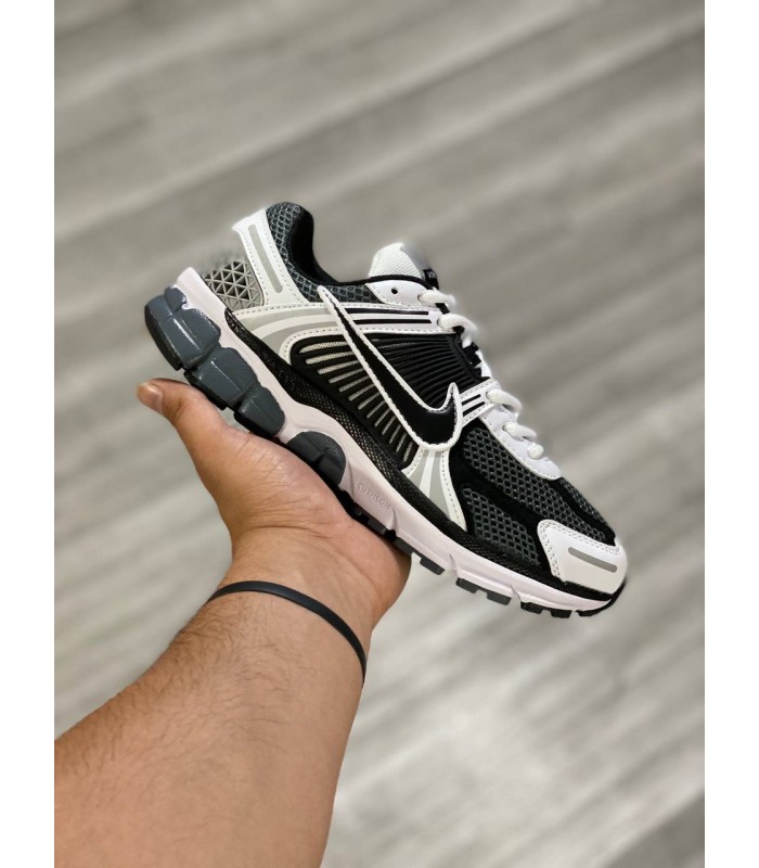 کفش پیاده روی نایک Nike zoom vomero 5