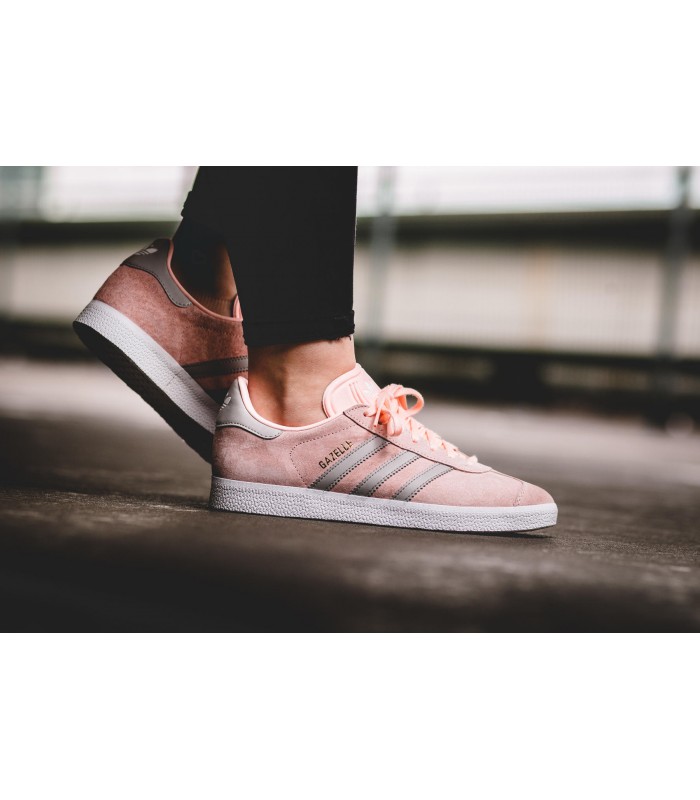 کفش پیاده روی آدیداس adidas gazelle