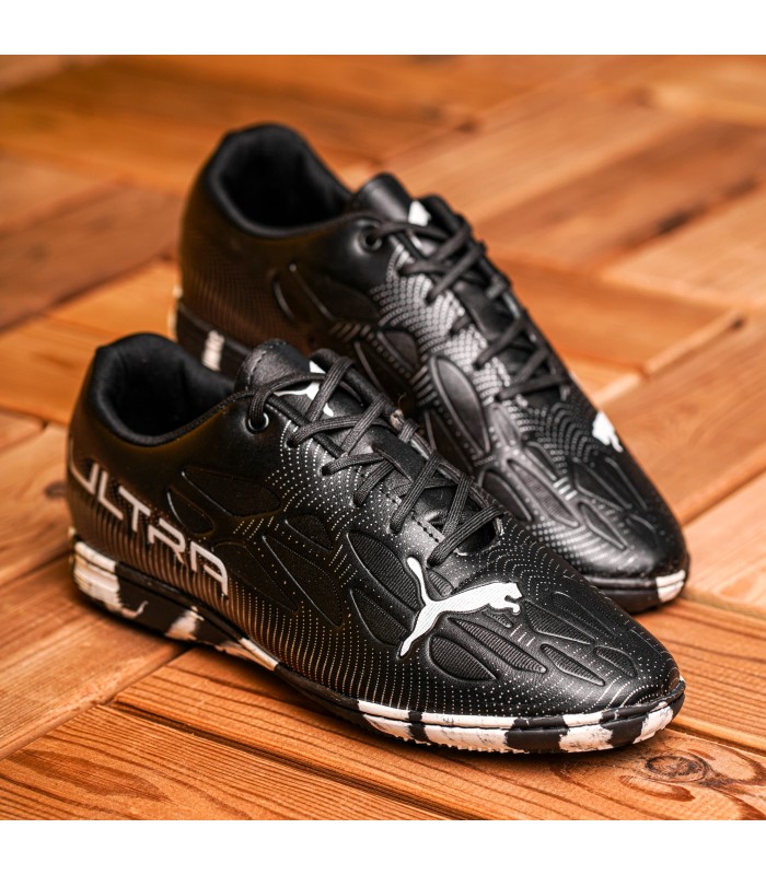 کفش فوتسال پوما اولترا مشکی سفید طرح اصلی Puma Ultra IC Indoor