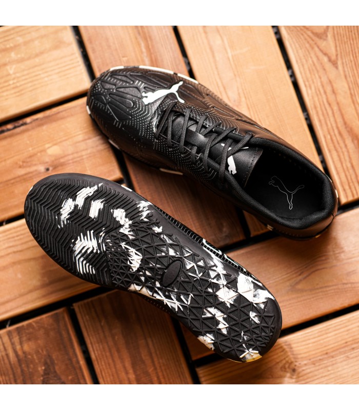 کفش فوتسال پوما اولترا مشکی سفید طرح اصلی Puma Ultra IC Indoor