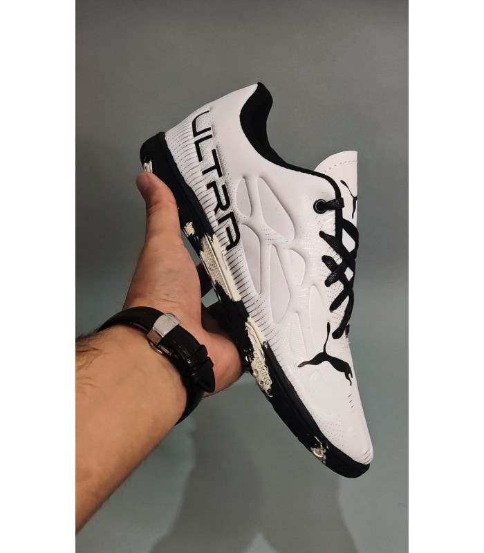 کفش فوتسال پوما اولترا سفید مشکی طرح اصلی Puma Ultra IC Indoor