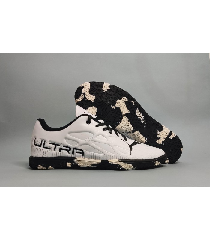 کفش فوتسال پوما اولترا سفید مشکی طرح اصلی Puma Ultra IC Indoor