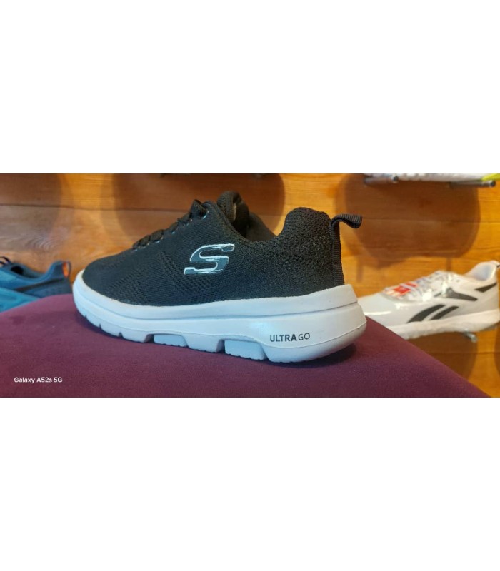 کفش پیاده روی اسکیچرز اولترا گو مشکی سفید Skechers Ultra Go Running Shoes