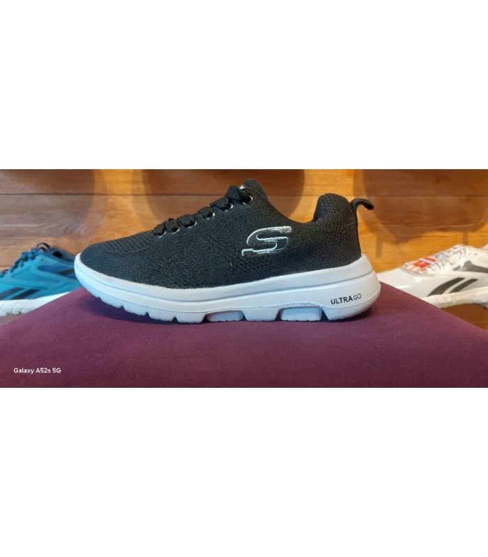 کفش پیاده روی اسکیچرز اولترا گو مشکی سفید Skechers Ultra Go Running Shoes