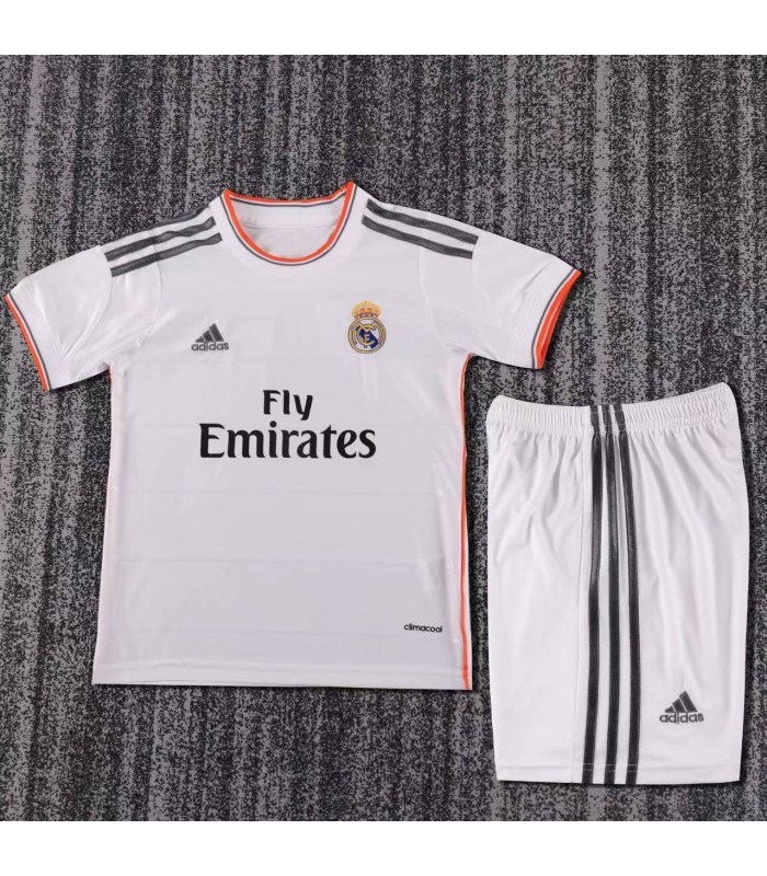 تیشرت و شورت کلاسیک رئال مادرید Real Madrid Classic T-Shirt and Shorts 2013