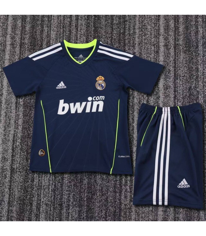 تیشرت و شورت کلاسیک رئال مادرید Real Madrid Classic T-Shirt and Shorts 2010