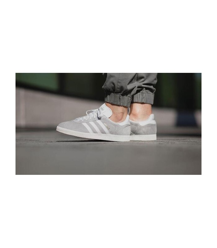 کفش پیاده روی آدیداس گزل سفید Adidas Gazelle Women's Walking Shoes
