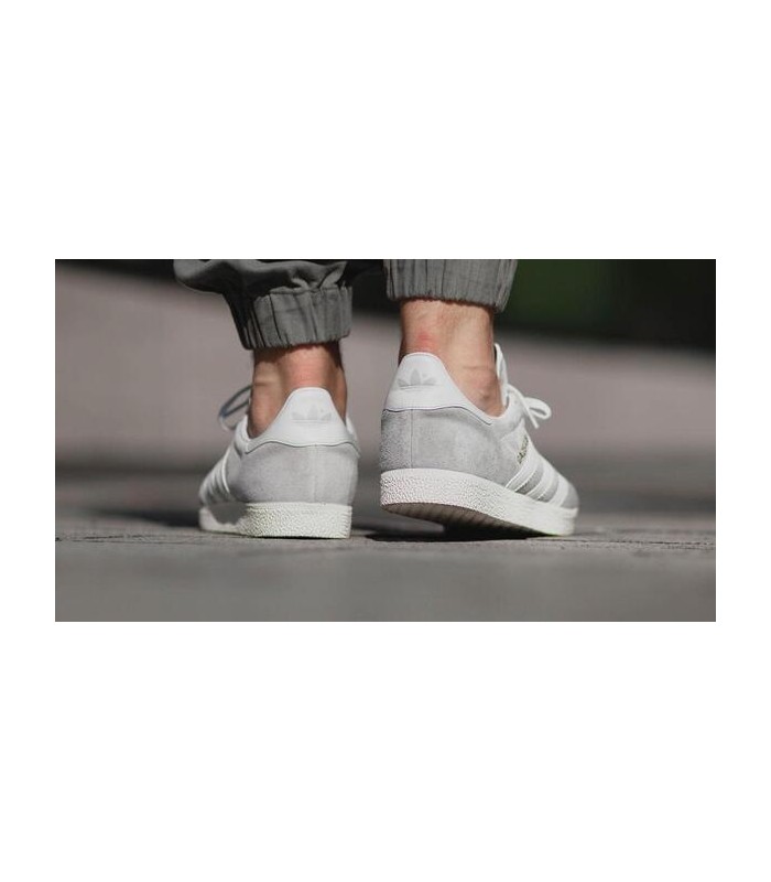 کفش پیاده روی آدیداس گزل سفید Adidas Gazelle Women's Walking Shoes