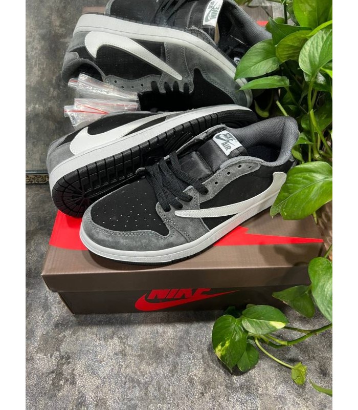 کفش بسکتبال نایک ایر جردن تراویس اسکات مشکی طوسی Nike Air Jordan 1 Low Travis Scott