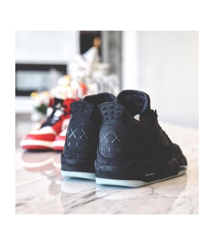 کفش بسکتبال نایک ایر جردن ۴ کواز مشکی Nike air Jordan 4 kaws black suede