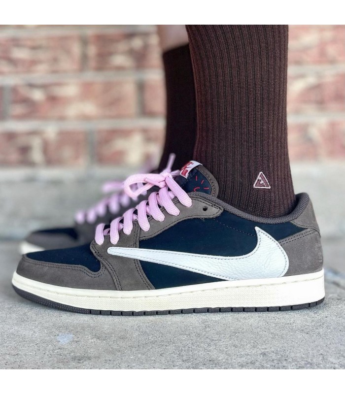 کفش پیاده روی نایک جردن وان تراویس اسکات بدون ساق Nike Jordan low travis