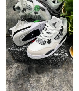 کفش بسکتبال نایک ایر جردن ۴ میلیتری سفید مشکی Nike air jordan 4 military White balck