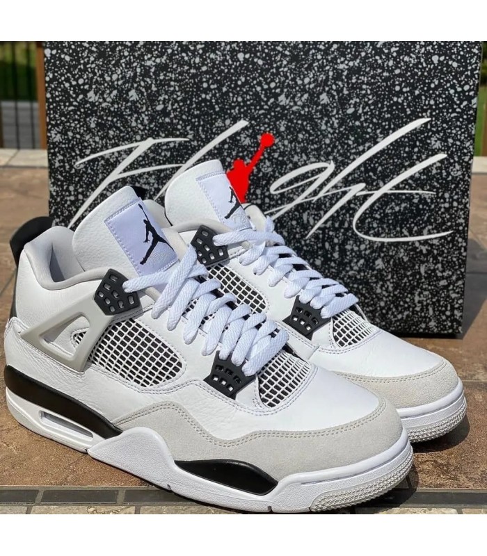 کفش بسکتبال نایک ایر جردن ۴ میلیتری سفید مشکی Nike air jordan 4 military White balck