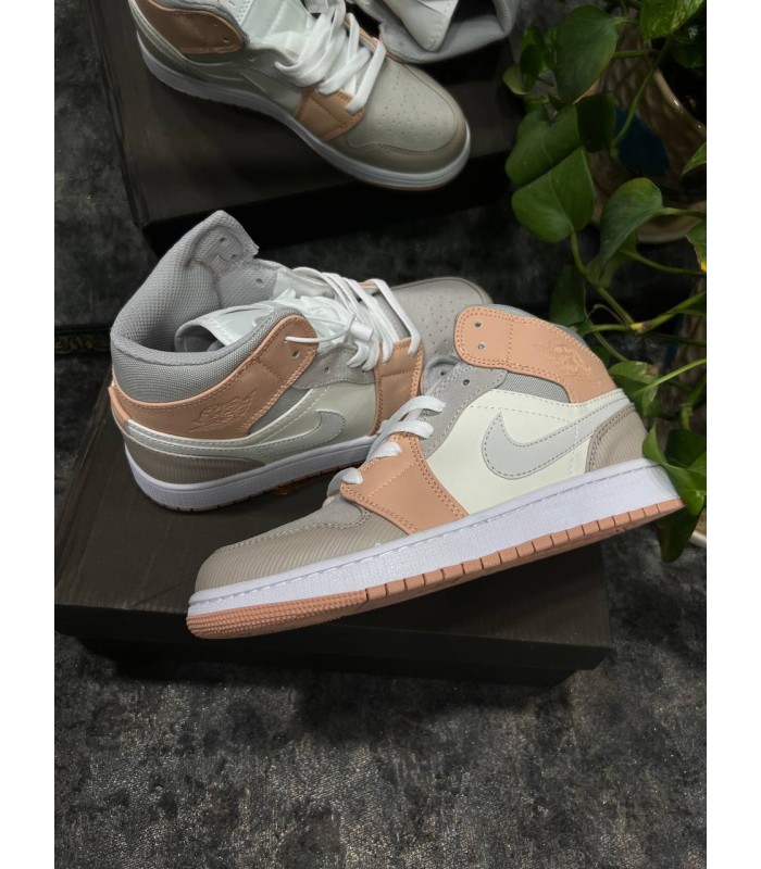 کفش پیاده روی نایک ایرجردن وان ساقدار Nike air jordan 1 mid Milan