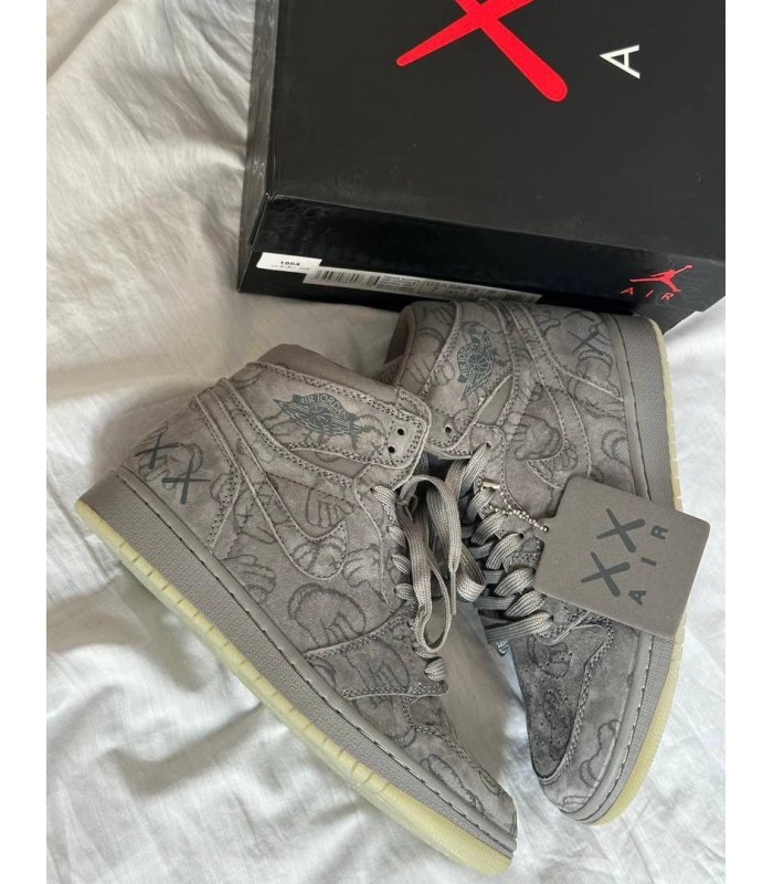 کفش پیاده روی نایک جردن وان ساقدار کواز طوسی Nike air jordan 1 kaws gray