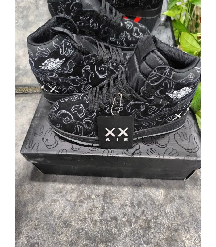 کفش پیاده روی نایک جردن وان ساقدار کواز مشکی Nike air jordan 1 kaws Black