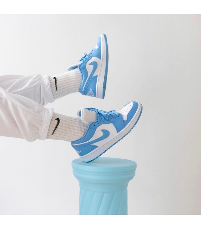 کفش پیاده روی نایک جردن وان بدون ساق سفید آبی Nike air Jordan 1 low blue and white unc
