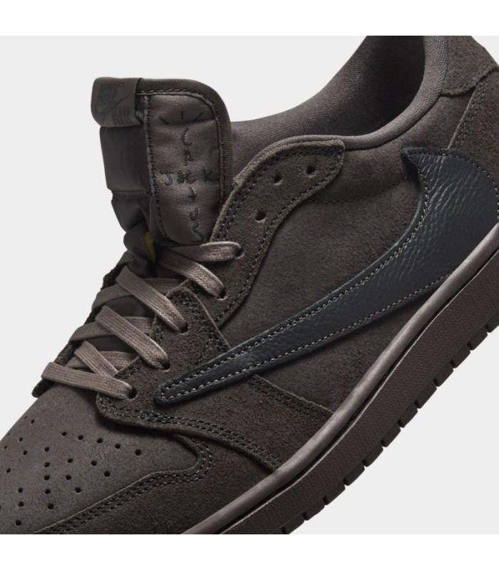 کفش پیاده روی نایک ایر جردن وان بدون ساق تراویس اسکات وِل وِت Nike air jordan 1 low Travis Scott Velvet Brown