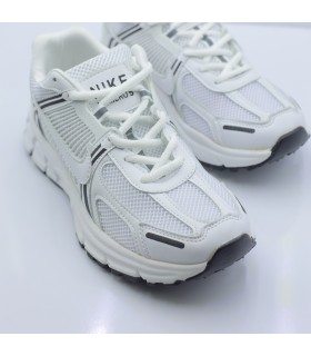 کفش پیاده روی زنانه نایک وومرو سفید مشکی Nike Vomero 5 Running BW