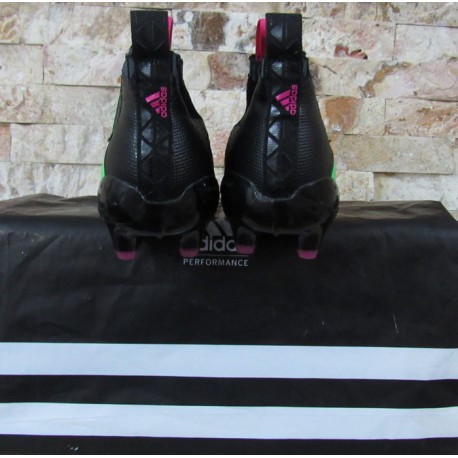 کفش فوتبال ساقدار آدیداس مدل Knee soccer shoes Adidas