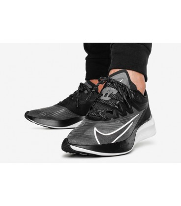 کفش پیاده روی زنانه نایک Nike ZOOM GRAVITY 2 CK2571-001