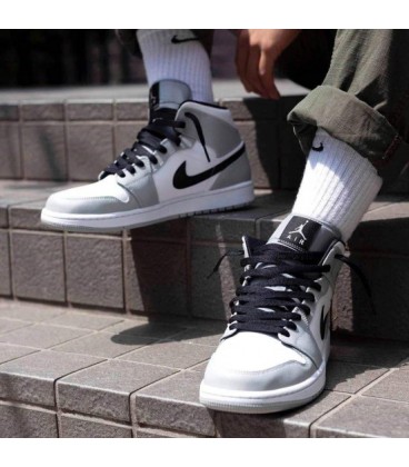 کفش پیاده روی زنانه نایک Nike Air Jordan 1 Mid Light Smoke Grey