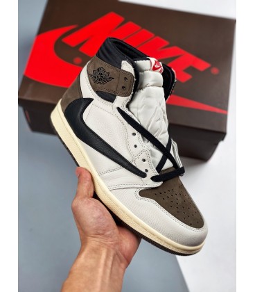 کفش پیاده روی مردانه نایک ایر جردن تراویس Nike Air Jordan 1 High Travis Scott x