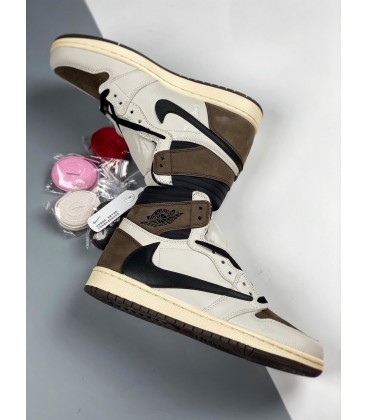کفش پیاده روی مردانه نایک ایر جردن تراویس Nike Air Jordan 1 High Travis Scott x