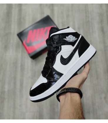 کفش پیاده روی زنانه نایک مدل ایر جردن وان Nike Air Jordan 1 Retro High OG Carbon Fiber
