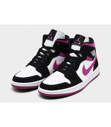 کفش پیاده روی زنانه نایک مدل ایر جردن وان Nike Air Jordan 1 Appears In A Magenta