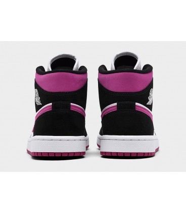 کفش پیاده روی زنانه نایک مدل ایر جردن وان Nike Air Jordan 1 Appears In A Magenta