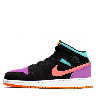 کفش پیاده روی زنانه نایک مدل ایر جردن  Nike Air Jordan 1 Mid GS Candy