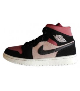 کفش پیاده روی زنانه نایک مدل ایر جردن  Nike Air Jordan 1 Black Pinkر