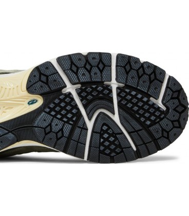 کفش پیاده روی مردانه نیوبالانس New Balance 2002