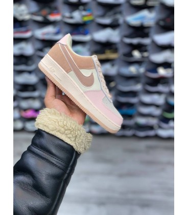 کفش پیاده روی زنانه نایک ایر فورس Nike Air Force 1 '07 LV8 2