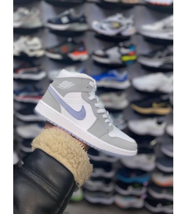 کفش پیاده روی مردانه نایکی ایر جردن Nike Air Jordan 1 Mid Wolf Grey