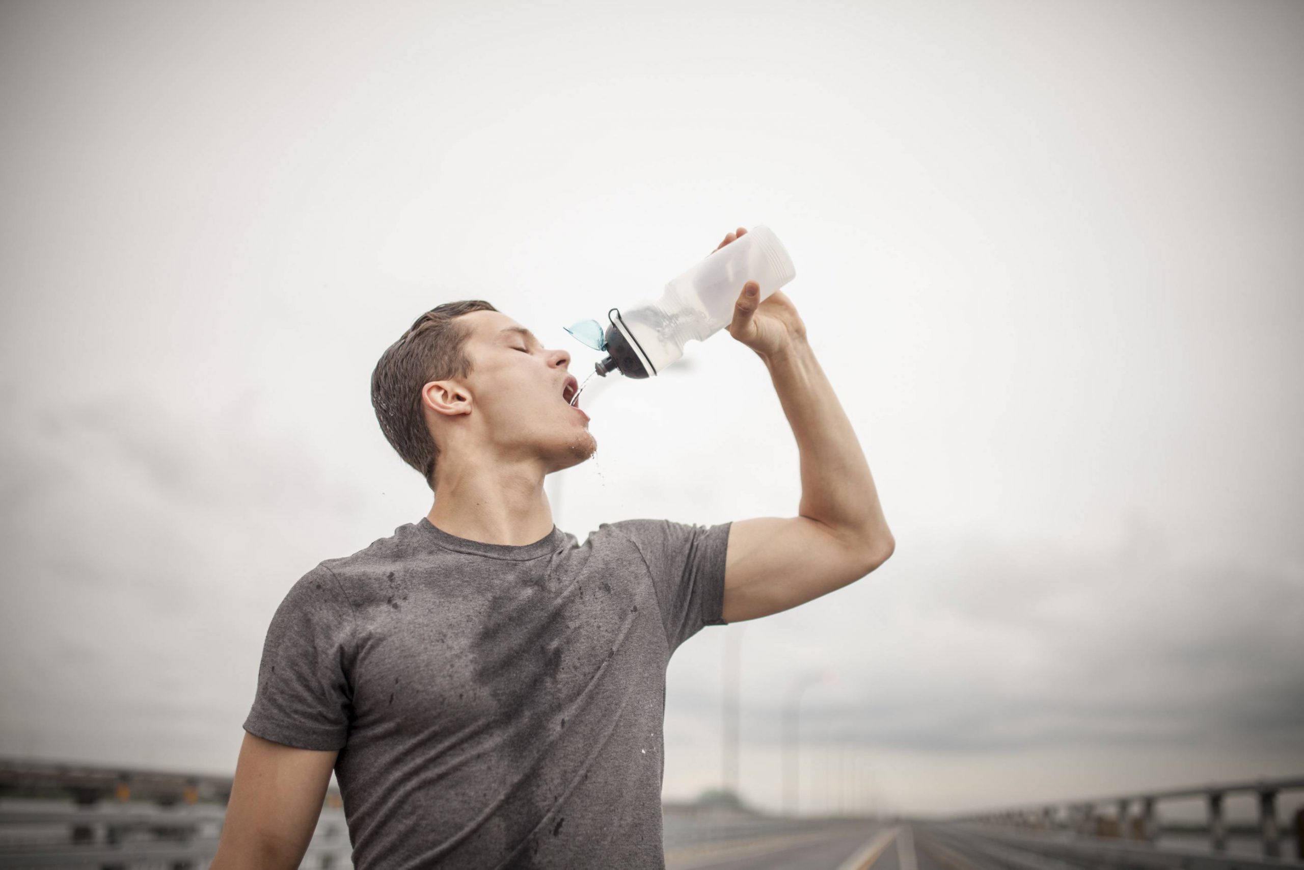فواید نوشیدن آب هنگام ورزش کردن